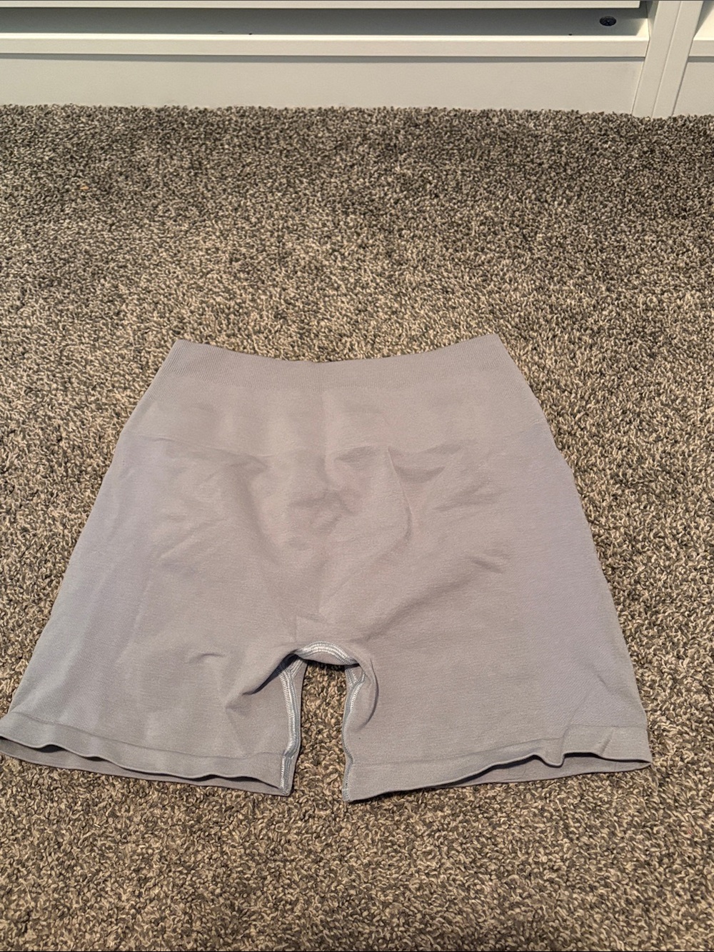 Alphalete grey amplify short